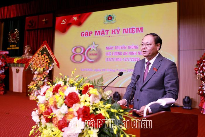 Đồng chí Lê Minh Ngân - Bí thư Tỉnh ủy, Chủ tịch HĐND tỉnh phát biểu chúc mừng tại buổi gặp mặt.