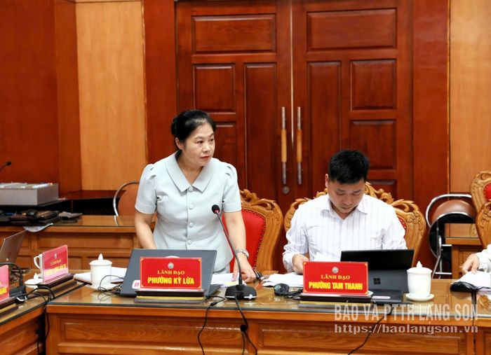 Lãnh đạo UBND phường Kỳ Lừa phát biểu ý kiến tại cuộc họp