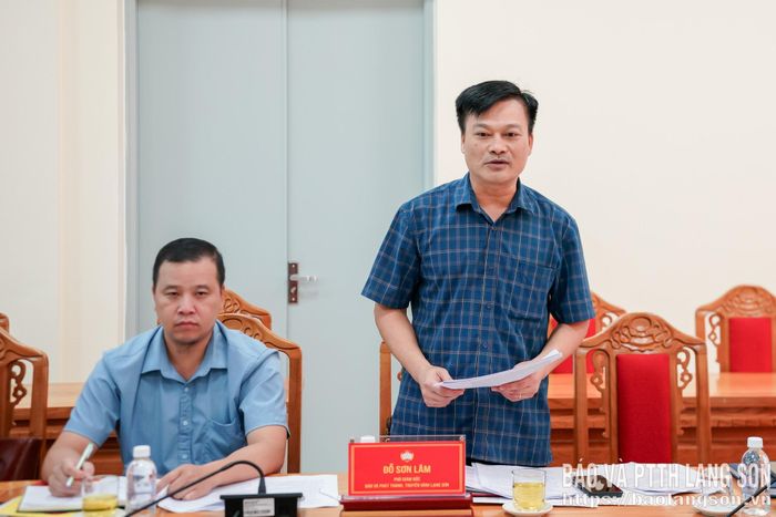 Lãnh đạo Báo và Phát thanh, Truyền hình tỉnh phát biểu thảo luận tại hội nghị