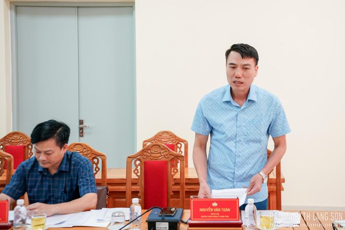 Lãnh đạo Đảng ủy UBND tỉnh phát biểu thảo luận tại hội nghị