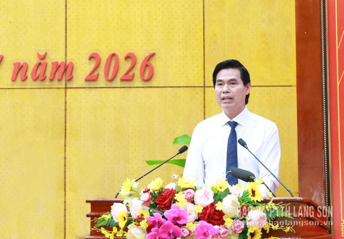 Đồng chí Hoàng Quốc Khánh, Ủy viên Trung ương Đảng, Bí thư Tỉnh ủy phát biểu chỉ đạo kỳ họp