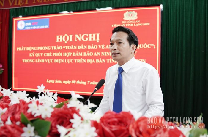 Lãnh đạo Công ty Điện lực Lạng Sơn phát biểu tại hội nghị
