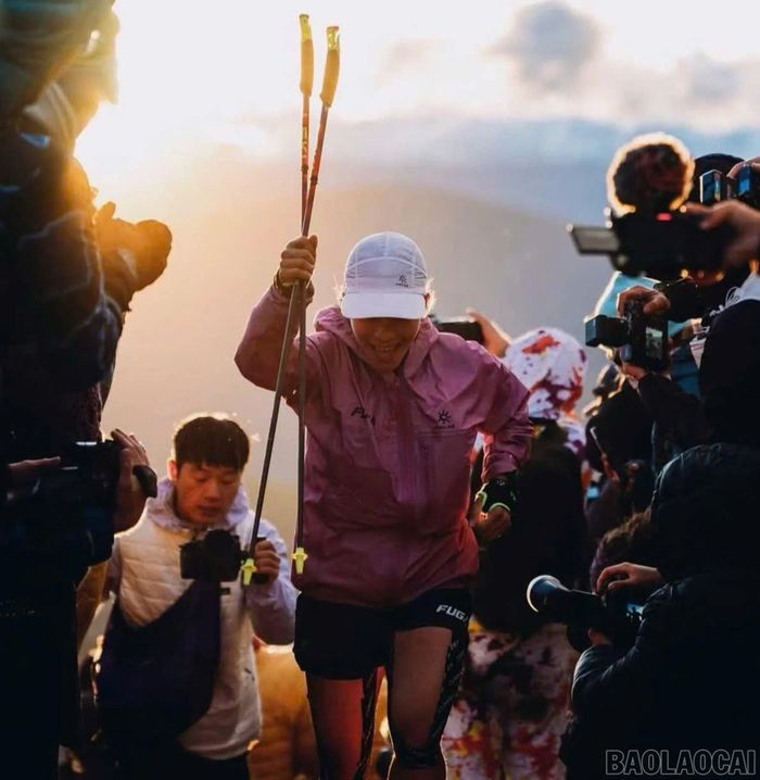 Vận động viên Hà Thị Hậu tại giải siêu marathon danh giá Western States Endurance Run 2026 tổ chức tại Mỹ.