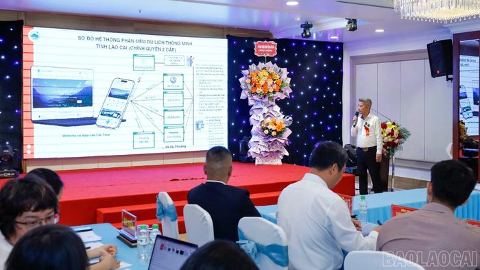 Ông Vũ Xuân Nguyên - Chủ tịch Hội đồng quản trị Công ty Cổ phần IGB Group giới thiệu ứng dụng chuyển đổi số trong phát triển du lịch.