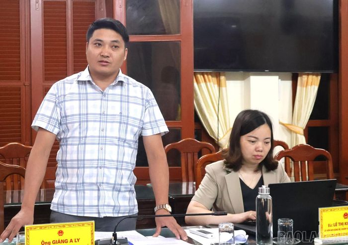 Đại biểu phát biểu ý kiến, kiến nghị tại buổi giám sát với đoàn công tác của HĐND tỉnh.