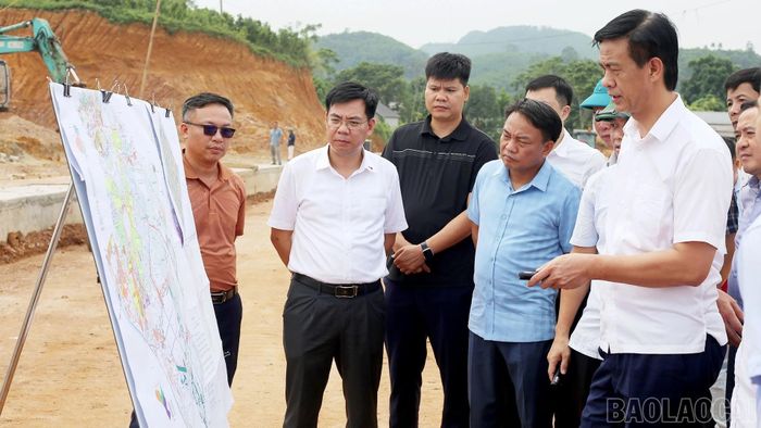 Đoàn công tác kiểm tra tiến độ triển khai Cụm công nghiệp Phú Thịnh 1, Phú Thịnh 2 và Phú Thịnh 3 (phường Văn Phú).