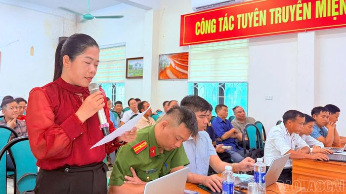 Cử tri xã Tú Lệ phát biểu.
