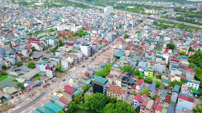 Đến tháng 8/2024, UBND TP Hà Nội đã phê duyệt điều chỉnh thời gian thực hiện Dự án nâng cấp, mở rộng đường Lĩnh Nam theo quy hoạch, hoàn thành vào năm 2027.