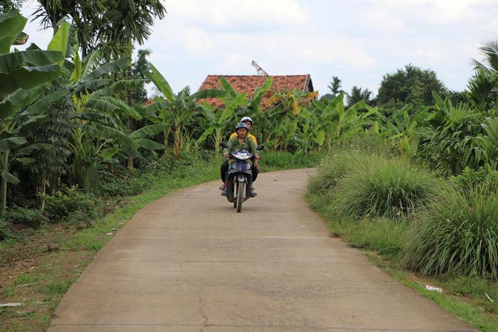 Nhiều tuyến đường giao thông ở thôn Thanh Sơn, xã Đắk Sắk được bê tông hóa, đáp ứng nhu cầu đi lại của bà con