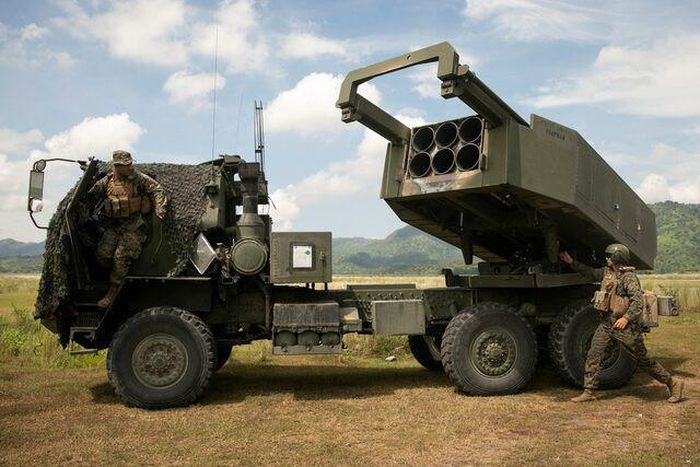 Hệ thống pháo phản lực HIMARS. Ảnh: Reuters