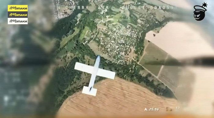 UAV Molniya tích hợp trí tuệ nhân tạo của Nga bị bắn hạ trên bầu trời Zaporizhzhia, tháng 6/2026. Ảnh: General Cherry