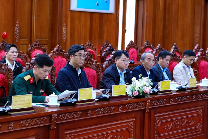 Các đại biểu dự và theo dõi phát biểu của Phó Bí thư Tỉnh ủy Lâm Đồng Bùi Thắng tại hội nghị