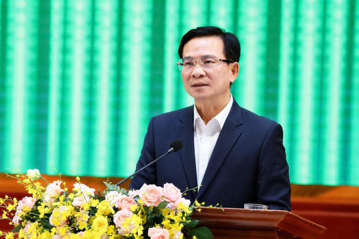 Ủy viên Ban Chấp hành Trung ương Đảng, Phó Bí thư Tỉnh ủy, Chủ tịch UBND tỉnh Hồ Văn Mười yêu cầu Công an tỉnh là lực lượng nòng cốt trong bảo đảm an ninh, trật tự, góp phần thúc đẩy kinh tế - xã hội địa phương phát triển