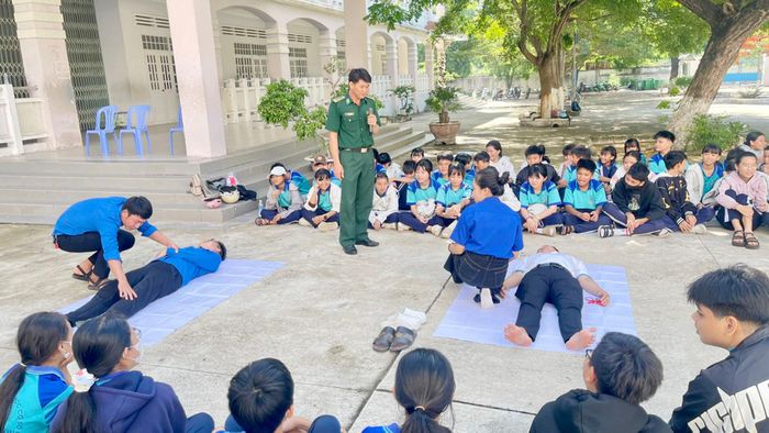 Hướng dẫn thực hành các kỹ năng sơ cứu ban đầu đối với nạn nhân bị đuối nước
