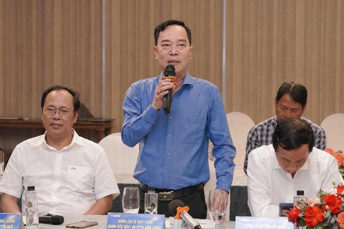 Đồng chí Lê Huy Toàn, Tỉnh ủy viên, Giám đốc Báo và Phát thanh, Truyền hình, Chủ tịch Hội Nhà báo tỉnh Lâm Đồng phát biểu tham luận tại buổi Tọa đàm nâng cao chất lượng hoạt động của báo chí địa phương sau sáp nhập diễn ra vào ngày 29/5/2026, tại tỉnh Khánh Hòa
