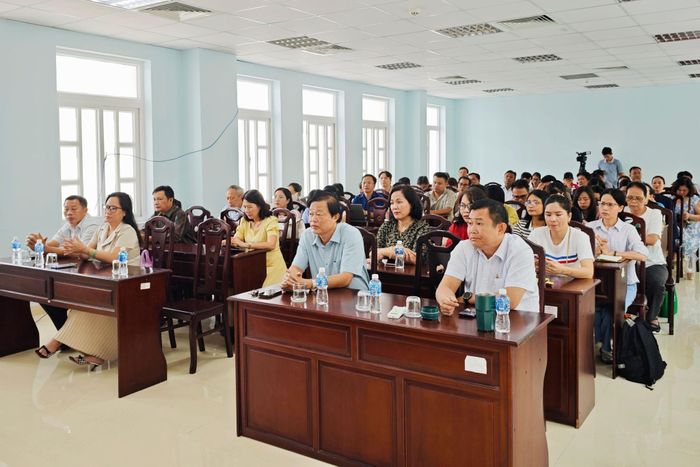 Cán bộ, viên chức, người lao động Báo và Phát thanh, Truyền hình Lâm Đồng (khu vực Phan Thiết) tham gia học tập, quán triệt nghị quyết