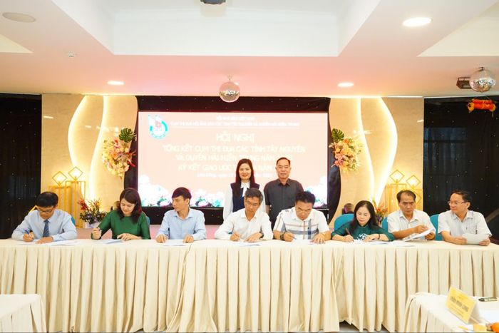 Ký kết thi đua giữa Hội Nhà báo các địa phương trong Cụm thi đua Hội Nhà báo các tỉnh Tây Nguyên và Duyên hải miền Trung