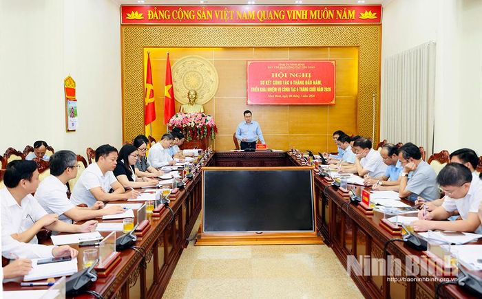 Quang cảnh hội nghị.