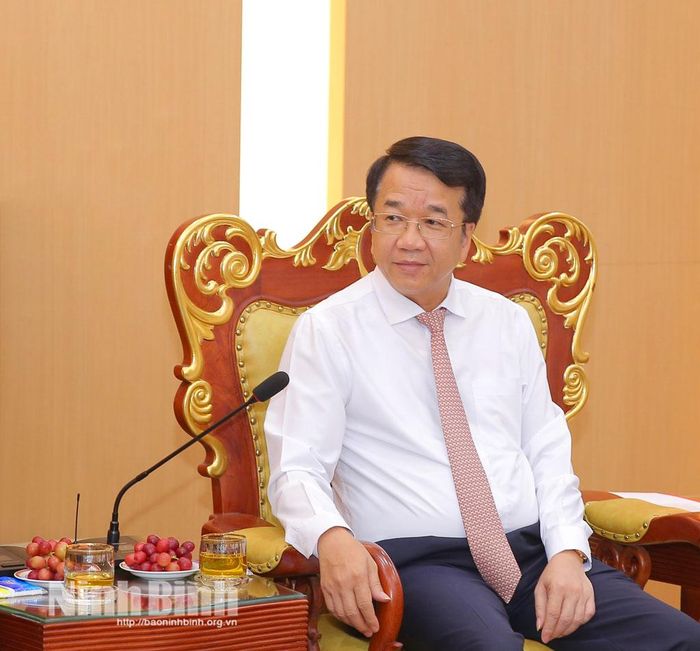 Đồng chí Chủ tịch UBND tỉnh Nguyễn Thanh Bình phát biểu tại buổi làm việc.