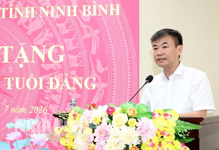 Đồng chí Phó Bí thư Đảng ủy UBND tỉnh Trương Công Khải phát biểu tại buổi Lễ.
