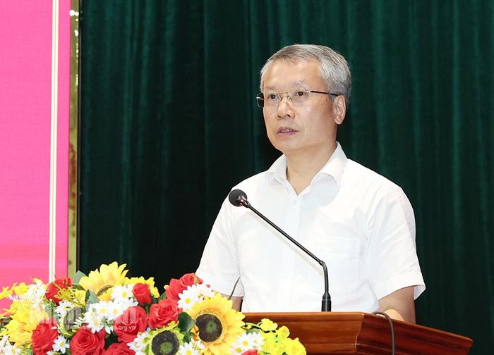 Đồng chí Nguyễn Thanh Thủy, Tỉnh ủy viên, Bí thư Đảng ủy phường Đông Hoa Lư phát biểu tại hội nghị. Ảnh: Minh Quang