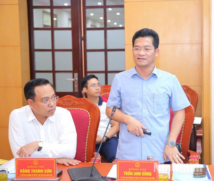 Đồng chí Trần Anh Dũng, Ủy viên Ban Thường vụ Tỉnh ủy, Phó Chủ tịch UBND tỉnh phát biểu tại Hội nghị.