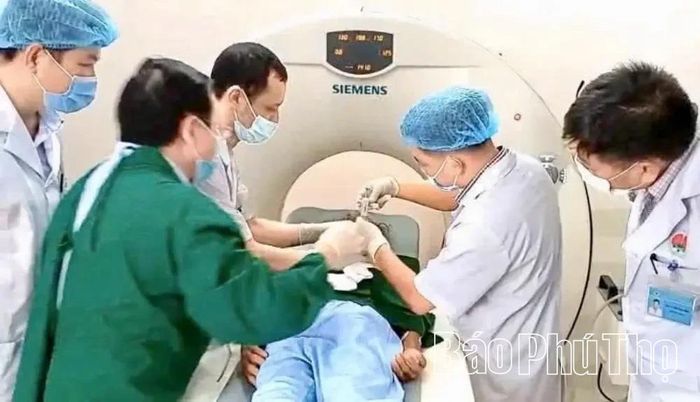 Nhờ đẩy mạnh nghiên cứu khoa học, Bệnh viện Phổi tỉnh đã làm chủ nhiều kỹ thuật chuyên sâu, góp phần nâng cao chất lượng chẩn đoán, điều trị và chăm sóc sức khỏe người bệnh.