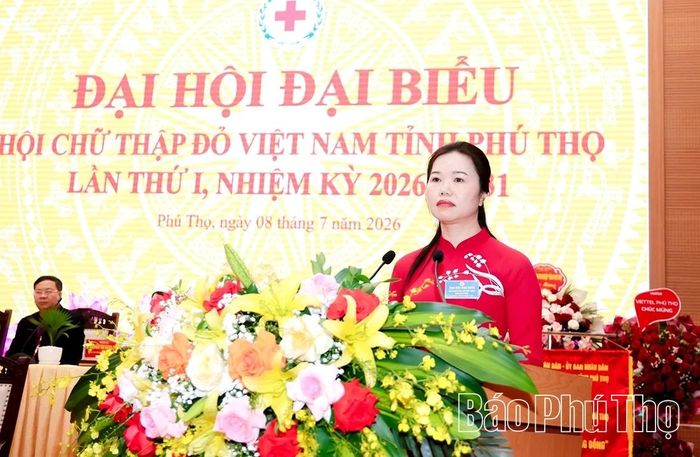 Đồng chí Bùi Thị Minh - Phó Bí thư Tỉnh ủy, Chủ tịch Ủy ban MTTQ Việt Nam tỉnh phát biểu chỉ đạo tại Đại hội.