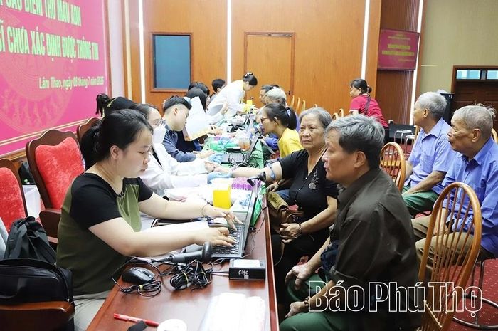 Thông tin thân nhân liệt sĩ được cập nhật tại điểm lấy mẫu.