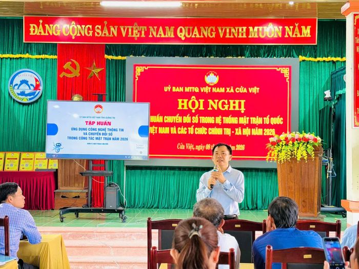 Tập huấn kiến thức chuyển đổi số trong công tác mặt trận - Ảnh: N.P