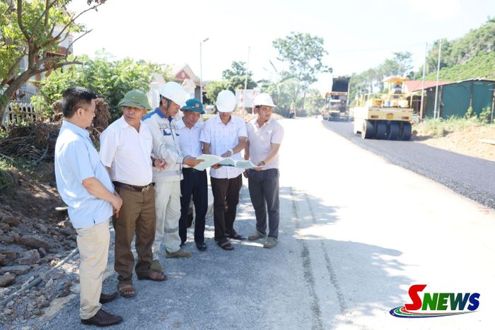 Giám sát thi công tuyến quốc lộ 6C, đoạn qua xã Mai Sơn.