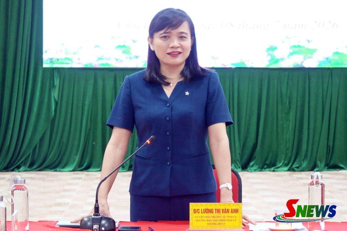 Đồng chí Lường Thị Vân Anh phát biểu tại cuộc làm việc.