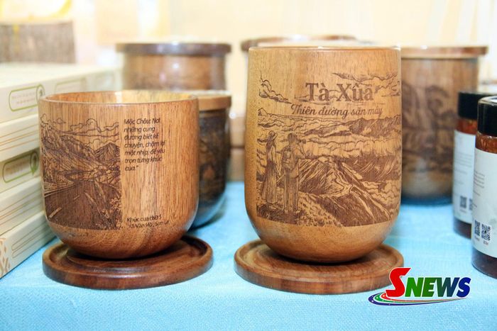 Sản phẩm quà tặng từ gỗ và sáp ong.