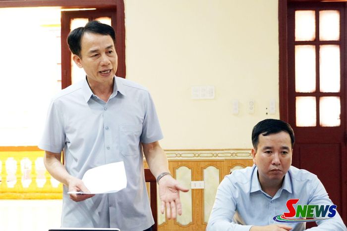 Ông Tằng Văn Thanh, Bí thư Đảng ủy xã Chiềng Khương, phát biểu tại cuộc làm việc.