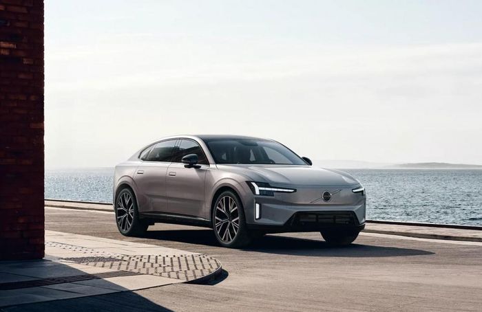 Volvo ES90