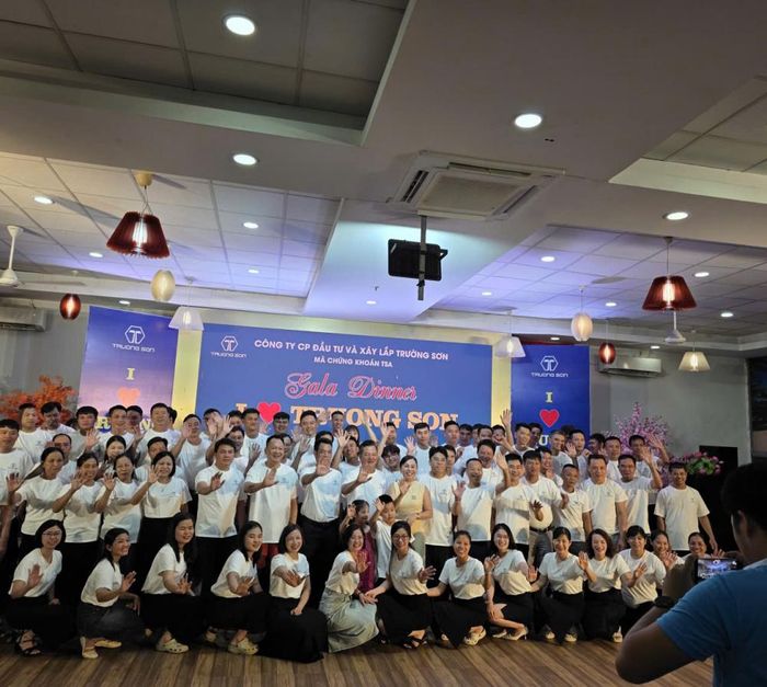  Đại gia đình Trường Sơn trong đêm Gala Dinner "I Trường Sơn".