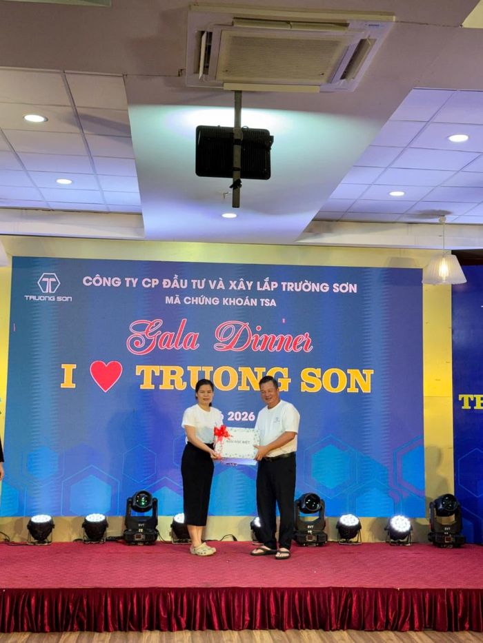  Trao Giải Đặc biệt chương trình bốc thăm trúng thưởng.