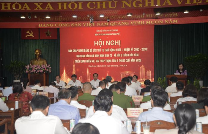 Quang cảnh hội nghi.