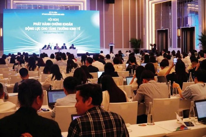 Toàn cảnh Hội nghị “Phát hành chứng khoán - Động lực cho tăng trưởng kinh tế”.