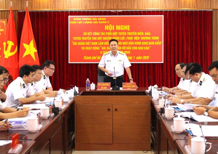 Chuẩn Đô đốc Trần Mạnh Chiến phát biểu kết luận hội nghị.