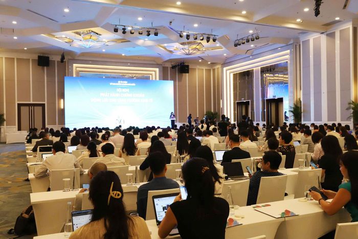 Các đại biểu tham dự hội nghị