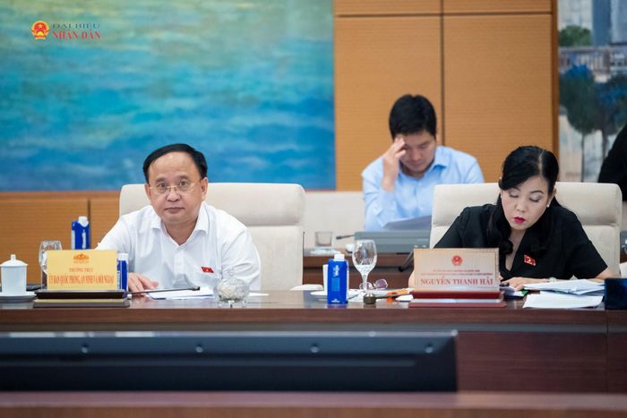 Các đại biểu tham dự phiên họp