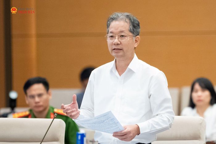 Chánh án Tòa án Nhân dân tối cao Nguyễn Văn Quảng trình bày Tờ trình của dự án Pháp lệnh
