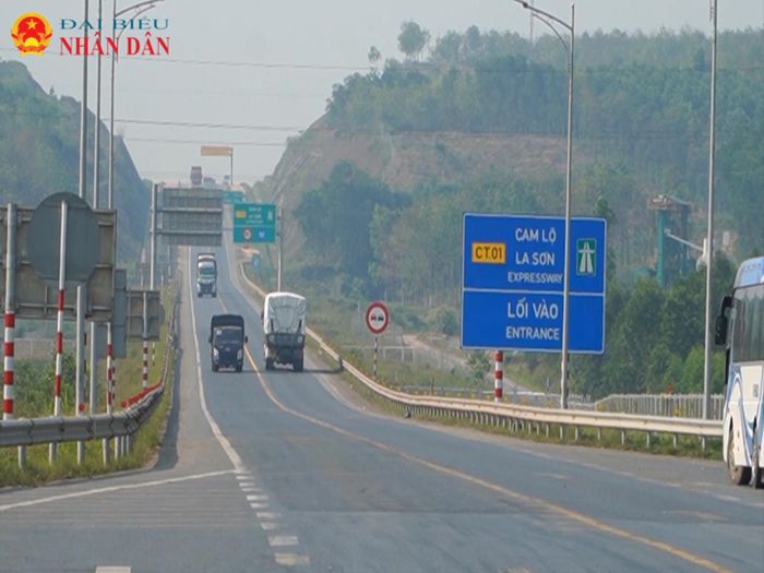 Bắt đầu từ 17 giờ ngày 10/7, tuyến cao tốc Cam Lộ - La Sơn sẽ tạm dừng khai thác trong khung giờ từ 17 giờ hôm trước đến 5 giờ sáng ngày hôm sau
