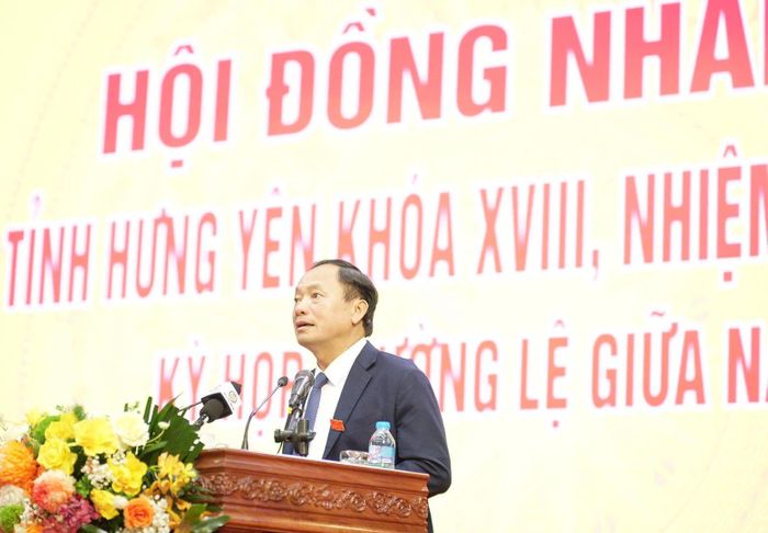 Phó Bí thư Tỉnh ủy, Chủ tịch HĐND tỉnh Hưng Yên Trần Quốc Văn phát biểu khai mạc kỳ họp