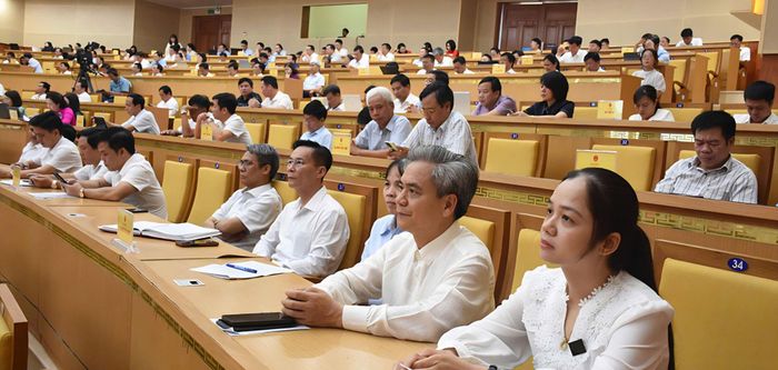 Các đại biểu tham dự kỳ họp