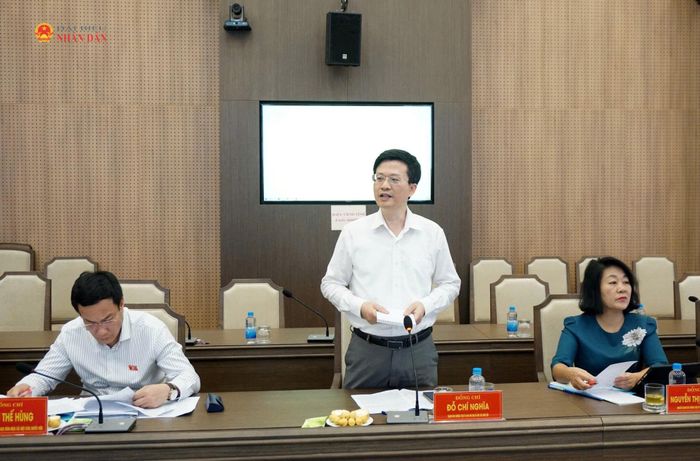 ĐBQH hoạt động chuyên trách tại Ủy ban Văn hóa và Xã hội Đỗ Chí Nghĩa cho rằng, nâng cao chất lượng dạy tiếng Anh trong nhà trường phải tạo được môi trường cởi mở cho học sinh, có những kênh tiếp cận phù hợp theo từng địa bàn, không chạy theo thành tích