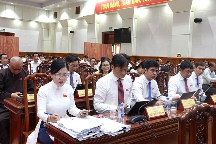 Đại biểu tham dự kỳ họp