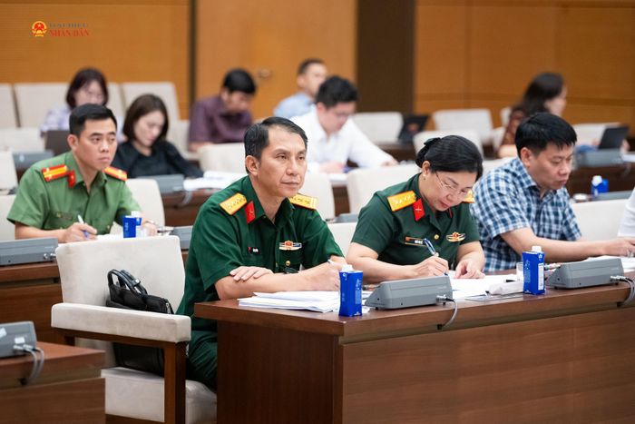 Các đại biểu tham dự phiên họp