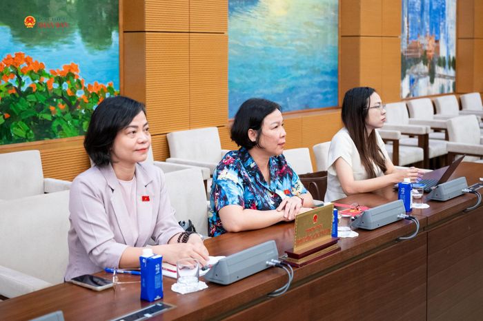 Các đại biểu tham dự phiên họp